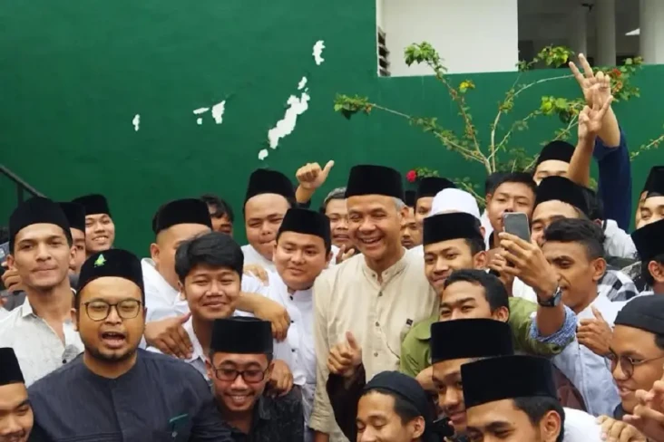 Ganjar Silaturahmi ke...