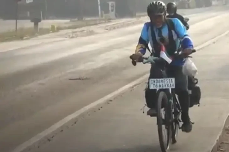 Demi Bisa Ibadah Haji...