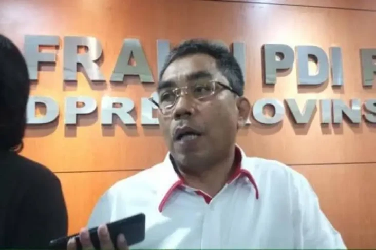 Ketua Fraksi PDIP DPRD...