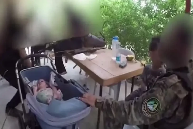 Viral, Hamas Rawat Bayi-bayi...