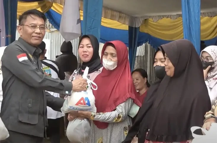 Bacaleg Cik Naya: Partai...
