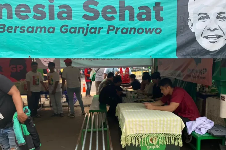 Sosialisasikan Ganjar,...