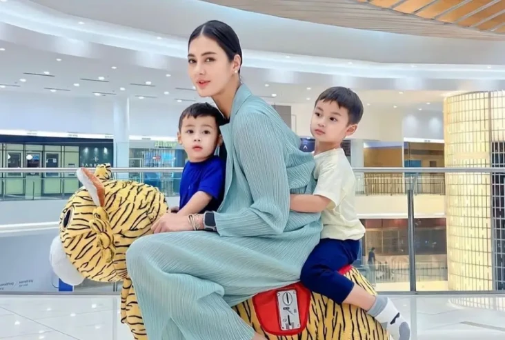 Gaya Parenting Paula...