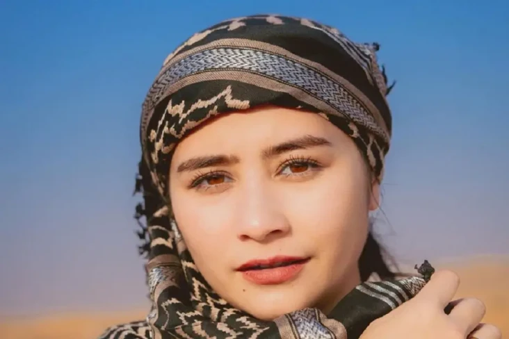 Prilly Latuconsina Dibuat...