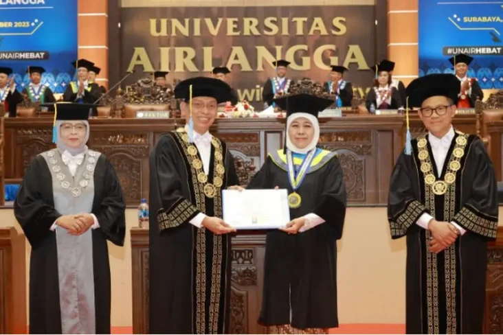 Unair Beri Anugerah...