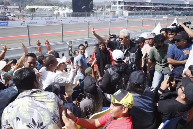Nonton MotoGP di Sirkuit...