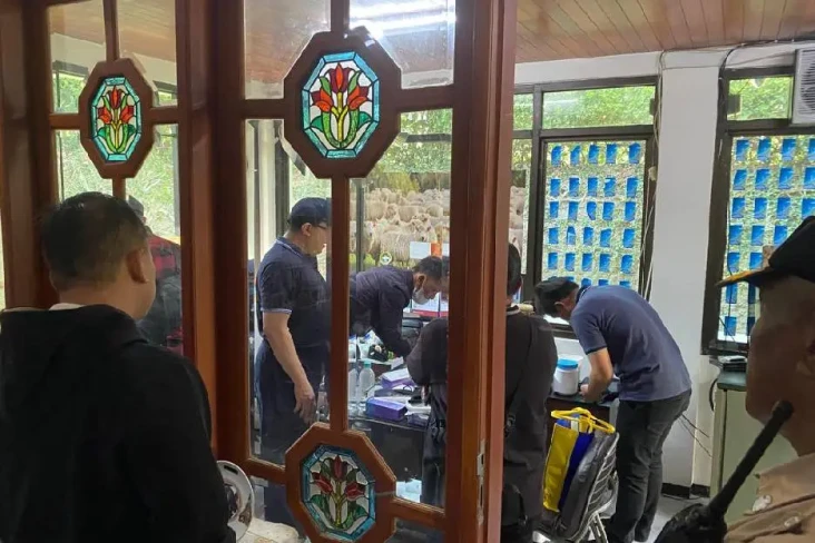 Tersangka Baru Kasus...