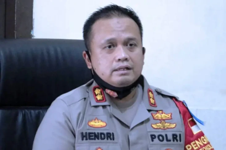 Profil AKBP Hendri Umar,...