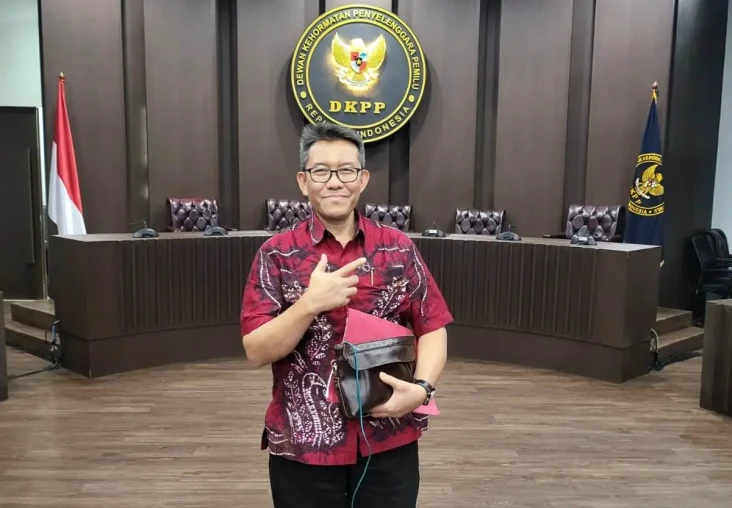 Kritisi Putusan MK,...