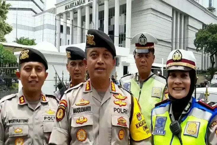 Profil 4 Kepala Biro...