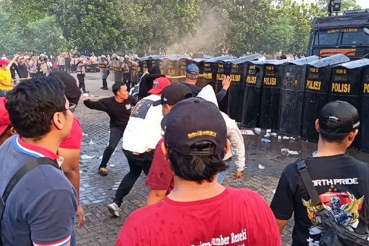 Suasana Mencekam, Polisi...