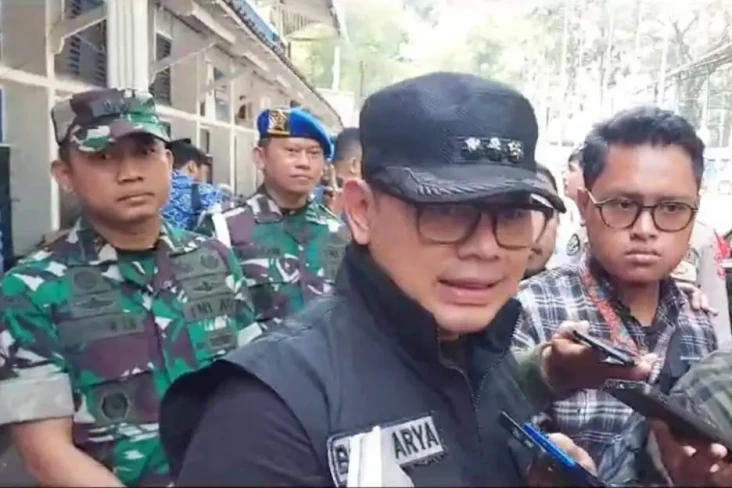 Kepala Daerah Usia di...