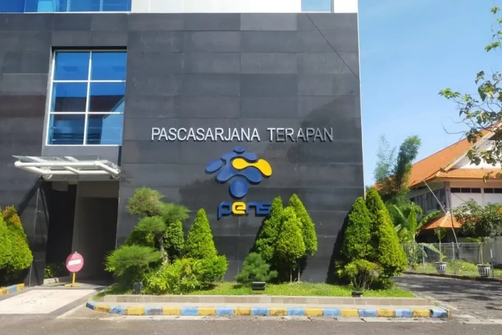 10 Perguruan Tinggi...