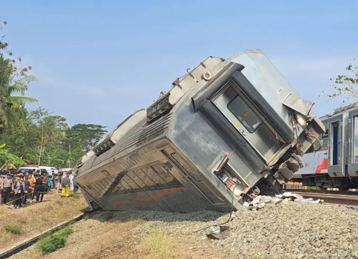 Imbas Kecelakaan Kereta,...