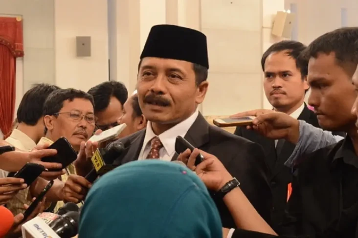 Mantan Hakim Konstitusi:...