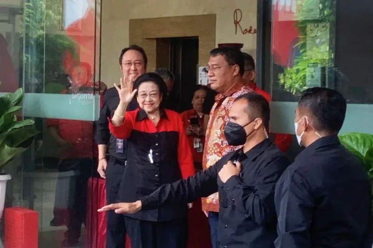 Megawati Tiba di Kantor...