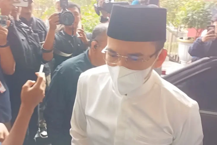 Ketua Harian Partai...
