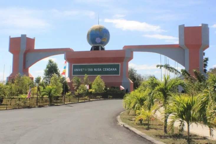 10 Kampus Negeri Penerima...