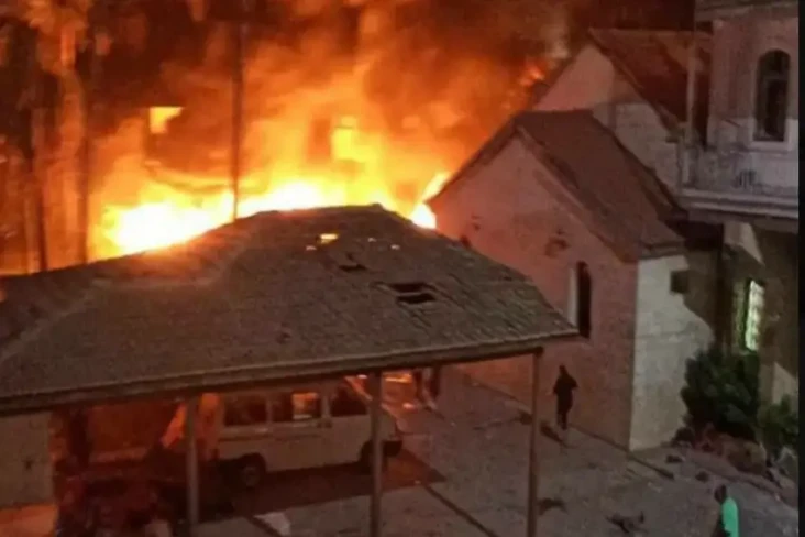Israel Bombardir Rumah...