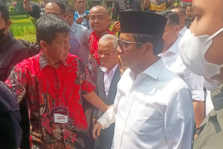 Mahfud MD Tiba di Tugu...