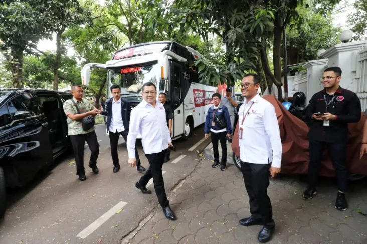 Jelang Pendaftaran Capres-Cawapres,...
