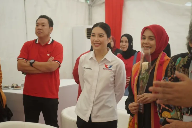 Tiba di Tugu Proklamasi,...