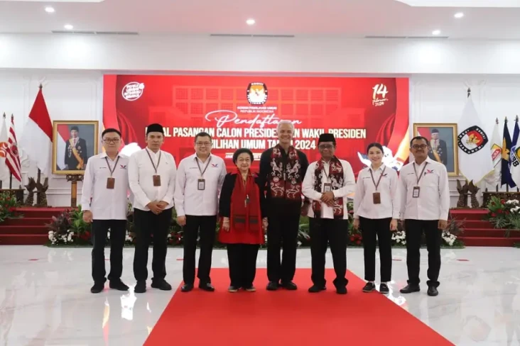 Momen HT Bersama Petinggi...