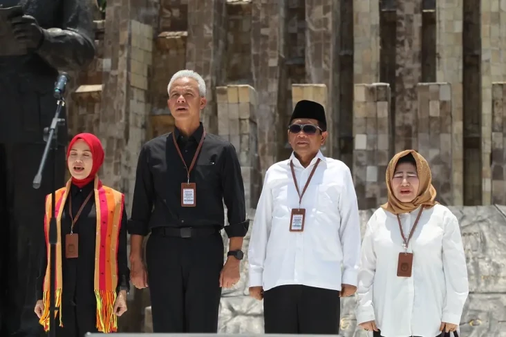 Siti Atikoh dan Zaizatun...