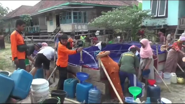 Sebulan Kemarau, Warga...