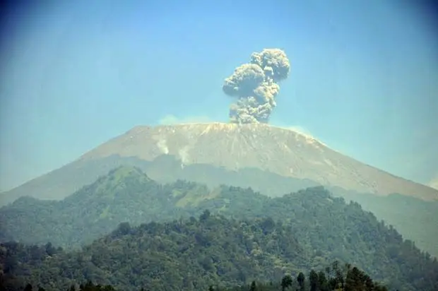 Awas! Gunung Slamet...