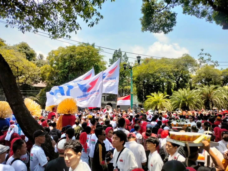 Masyarakat Antusias...