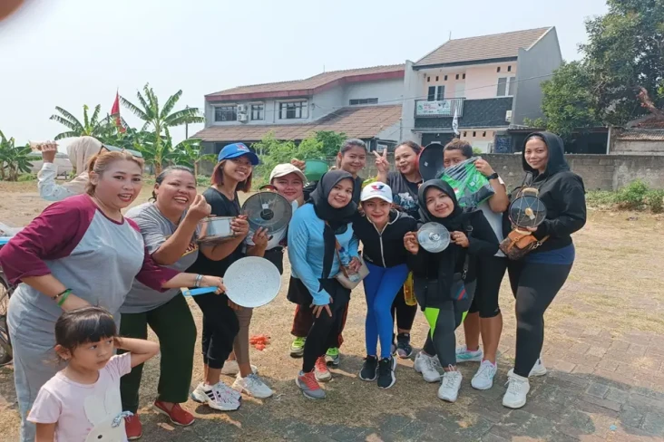 Caleg Perindo Rere Senam...
