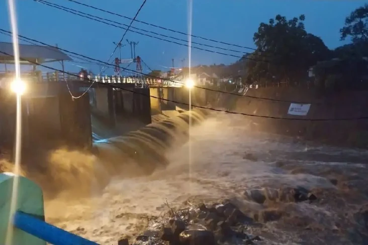 Akhirnya TMA di Bendung...