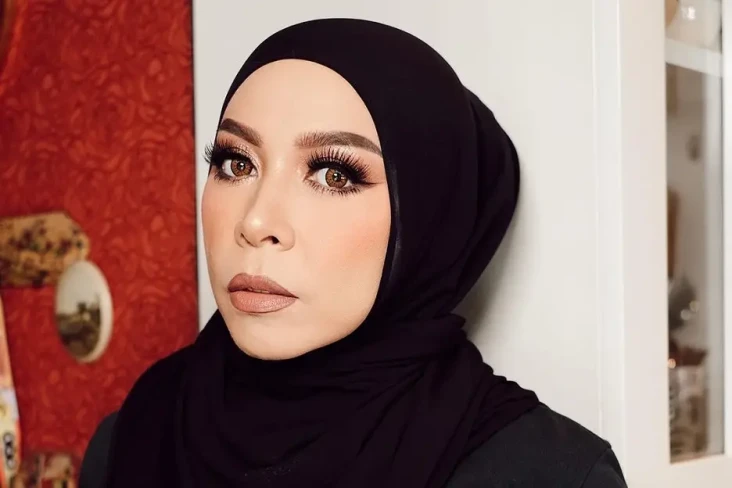 Melly Goeslaw Jual Koleksi...