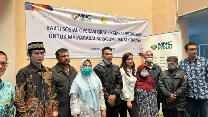 Pandangannya Sempat...
