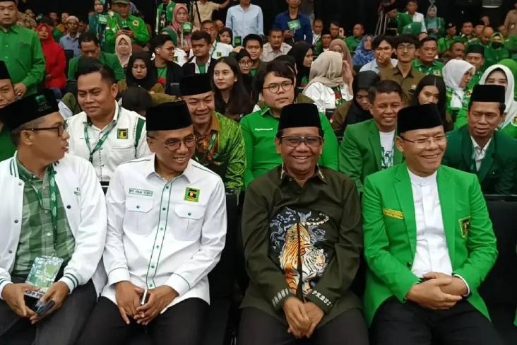 Kisah Cawapres Mahfud...