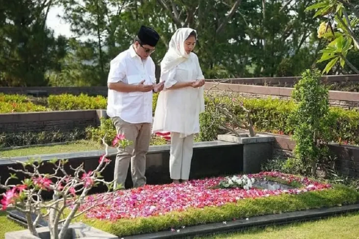 Ziarah Makam sang Ayah,...