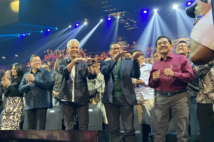 Hadiri Malam Puncak...