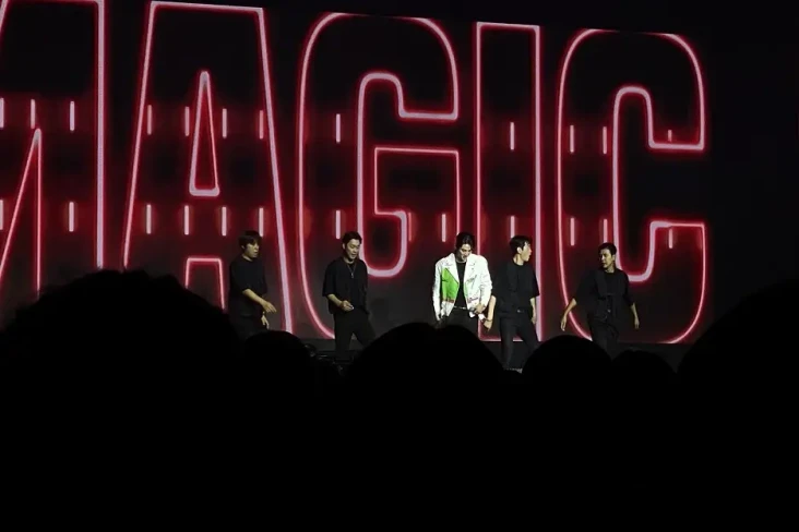 Taecyeon 2PM Bahagia...