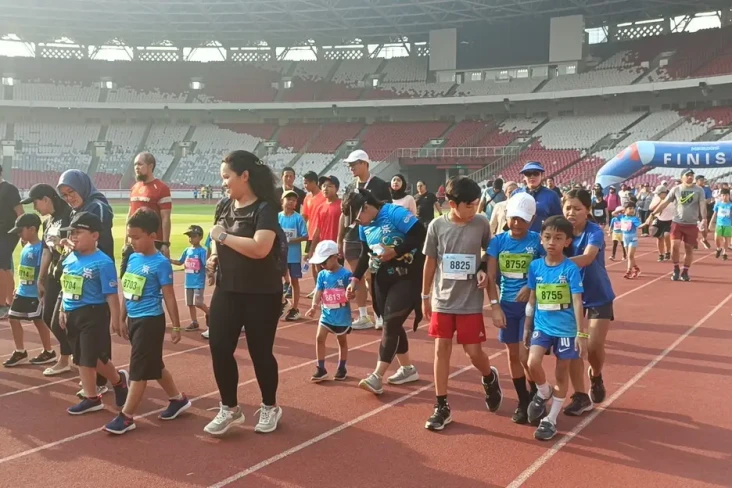300 Anak-Anak Bersemangat...