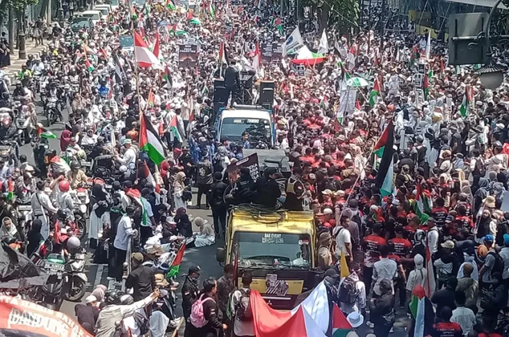 Bela Palestina, Massa...