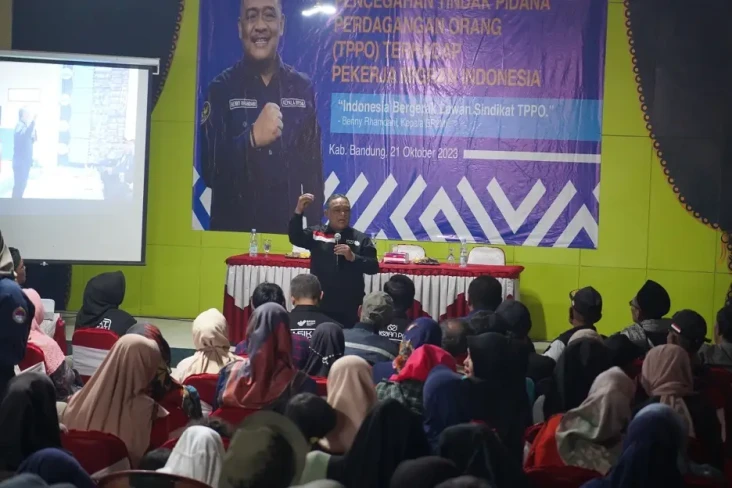 Kepala BP2MI Ajak Masyarakat...