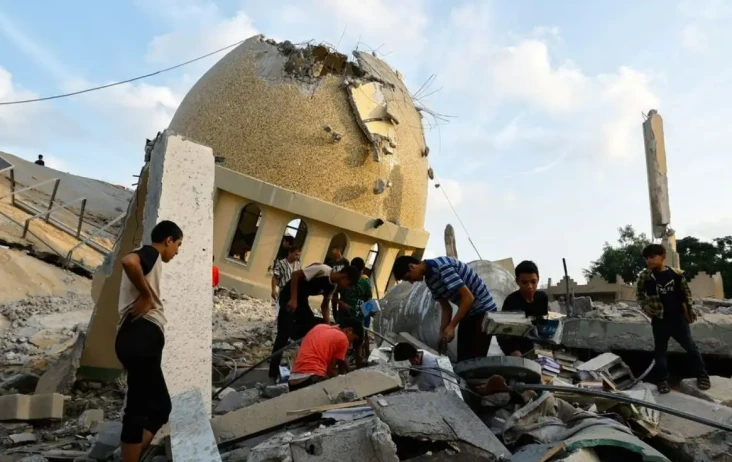 2 Pekan Perang Gaza,...