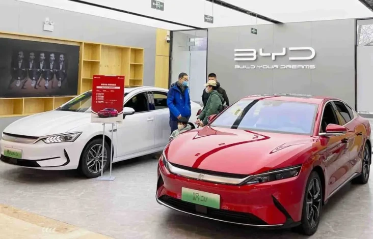 Bukan Tesla, Mobil Listrik...