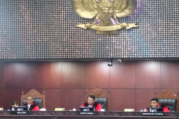MK Tolak Gugatan Batas...