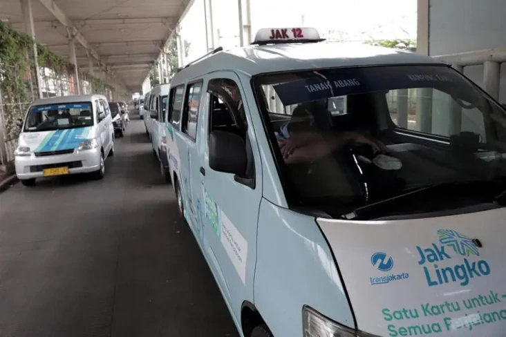 Transjakarta Operasikan...