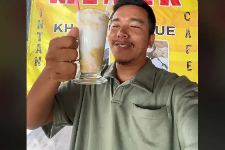 Viral! Minuman Es Khas...