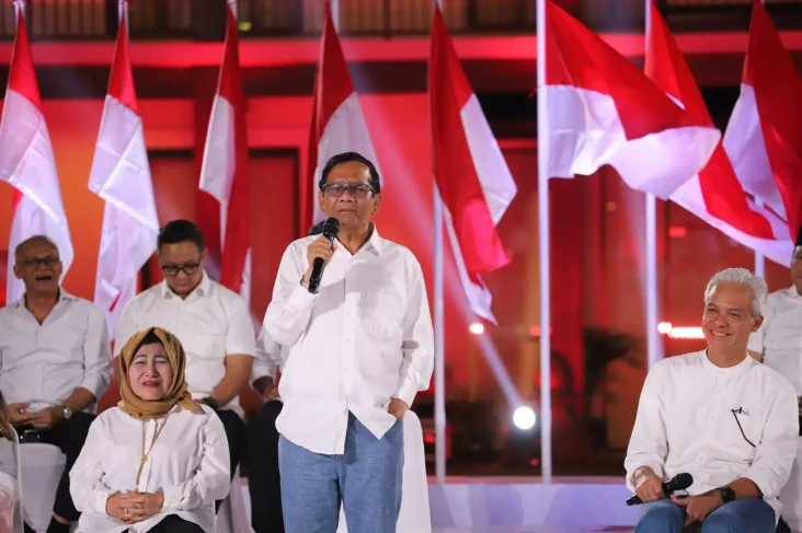 Ganjar Pranowo-Mahfud...
