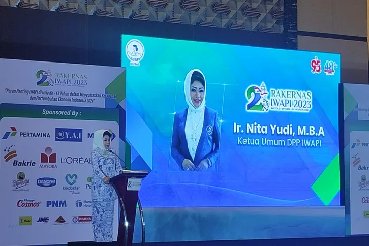 Wanita Pengusaha Jadi...