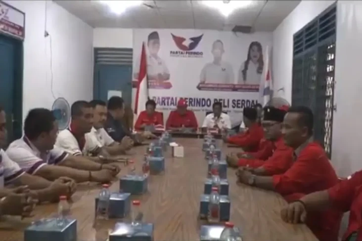 Pengurus DPC PDIP Datangi...